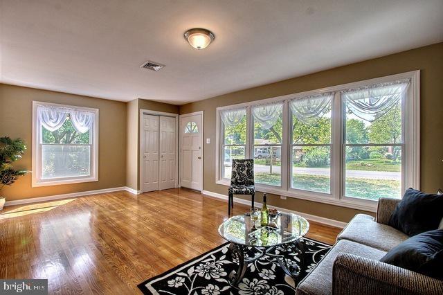 4 Della Road Lancaster, PA 17602 - Photo 4 of 25