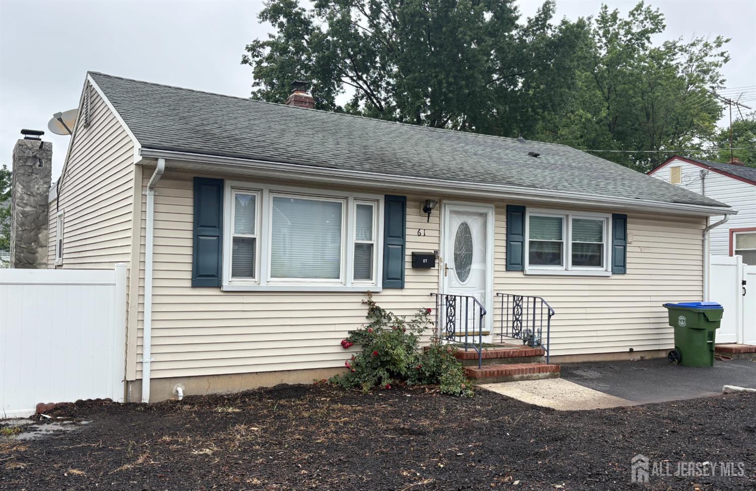 61 Rose Street Edison, NJ 08817 - Photo 1 of 17