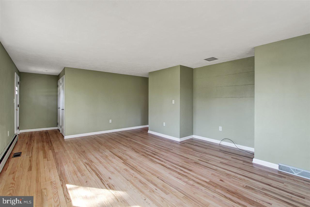 1280 Crescent Road York, PA 17402 - Photo 3 of 25 Gallery Image 3