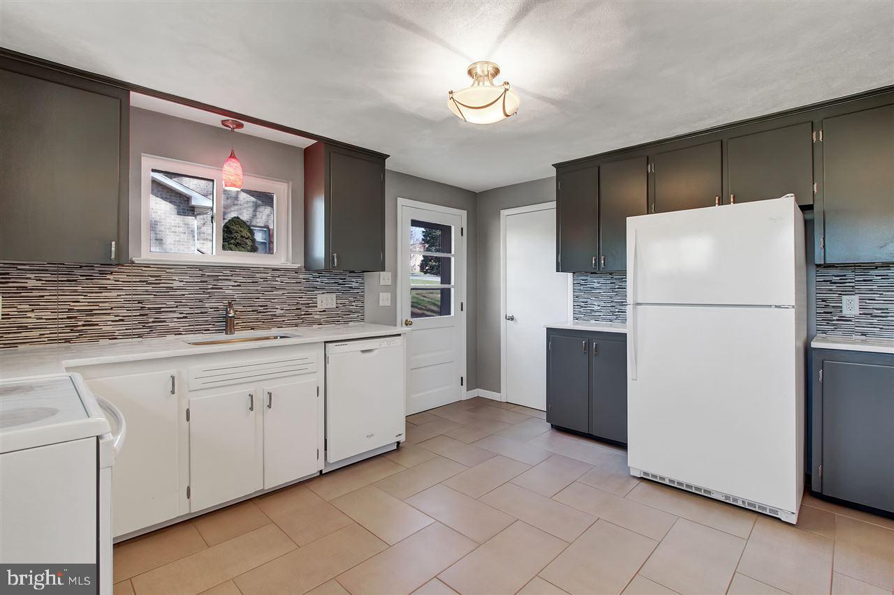1280 Crescent Road York, PA 17402 - Photo 7 of 25 Gallery Image 7