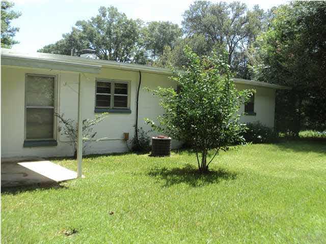 131 Vanderbilt Road Pensacola, FL 32506 - Photo 4 of 9 Covered patio, huge rear fenced yard