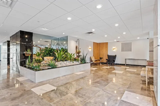 a view of entryway with a rug