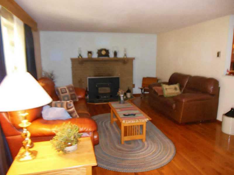 5283 Greensburg Road Apollo, PA 15613 - Photo 16 of 24 Living Room.