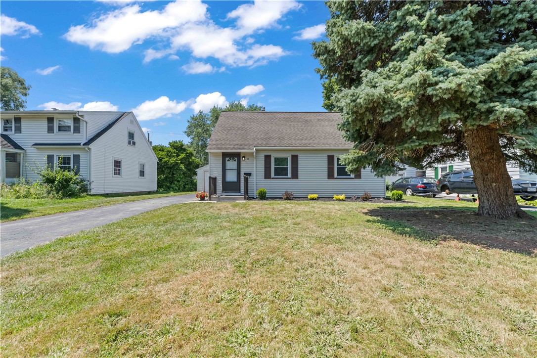 153 Greenfield Road Greece, NY 14626 - Photo 2 of 24