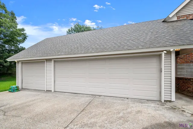 $625,000 | 10813 North Oak Hills Parkway, Baton Rouge, LA 70810