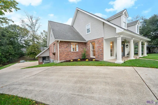 $625,000 | 10813 North Oak Hills Parkway, Baton Rouge, LA 70810