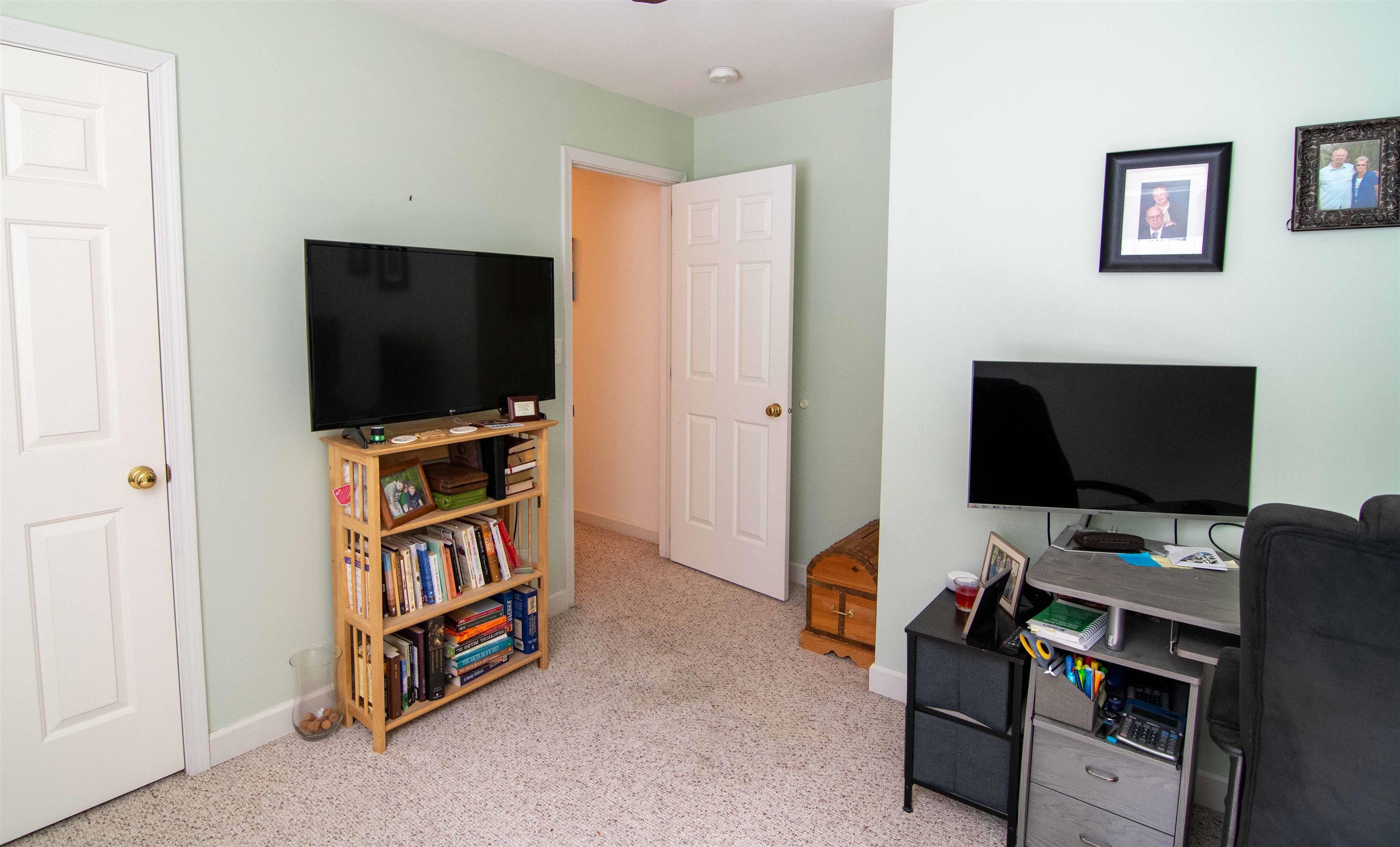 34 Scribner Road Raymond, NH 03077 - Photo 36 of 49 Gallery Image 36