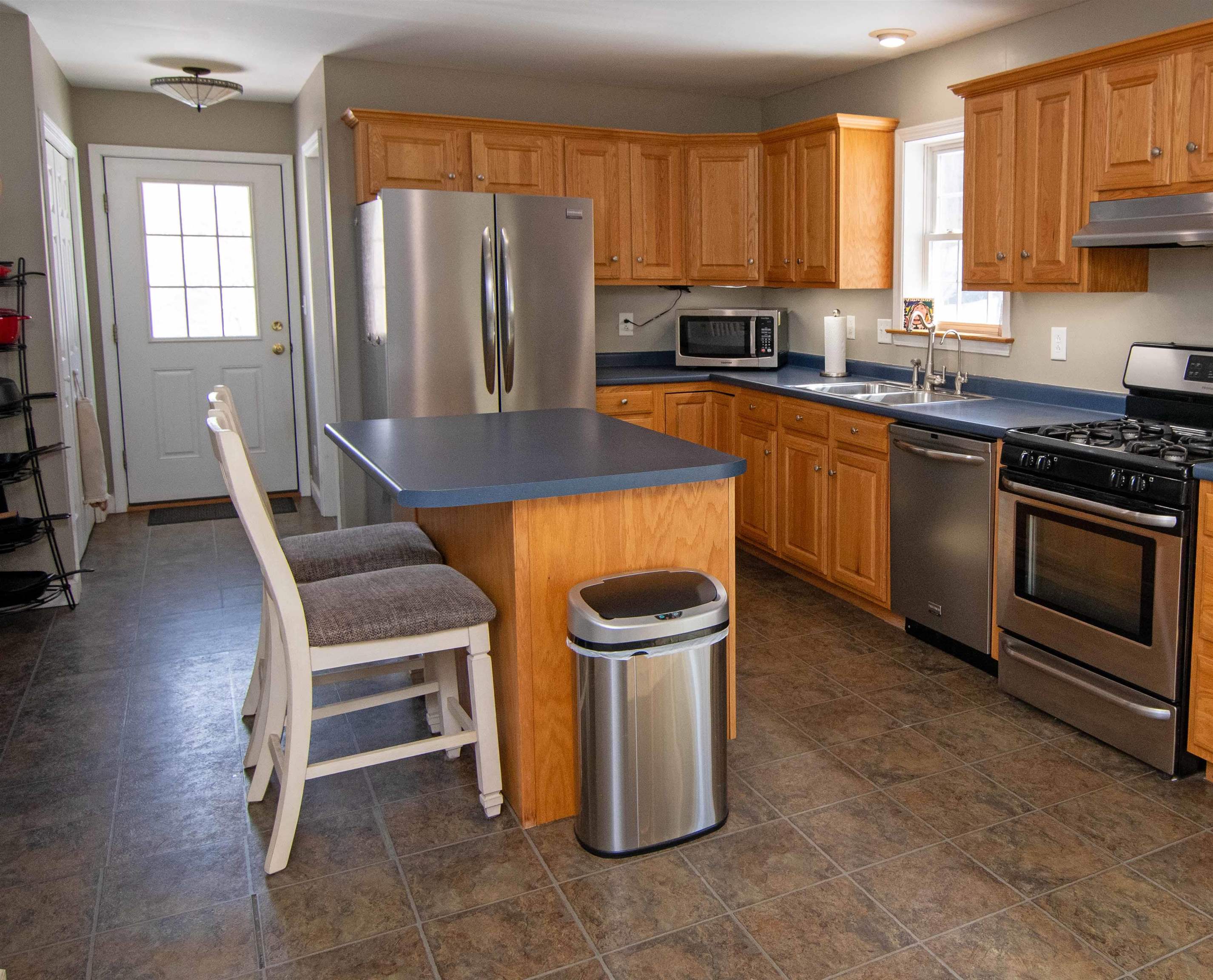 34 Scribner Road Raymond, NH 03077 - Photo 6 of 49 Gallery Image 6