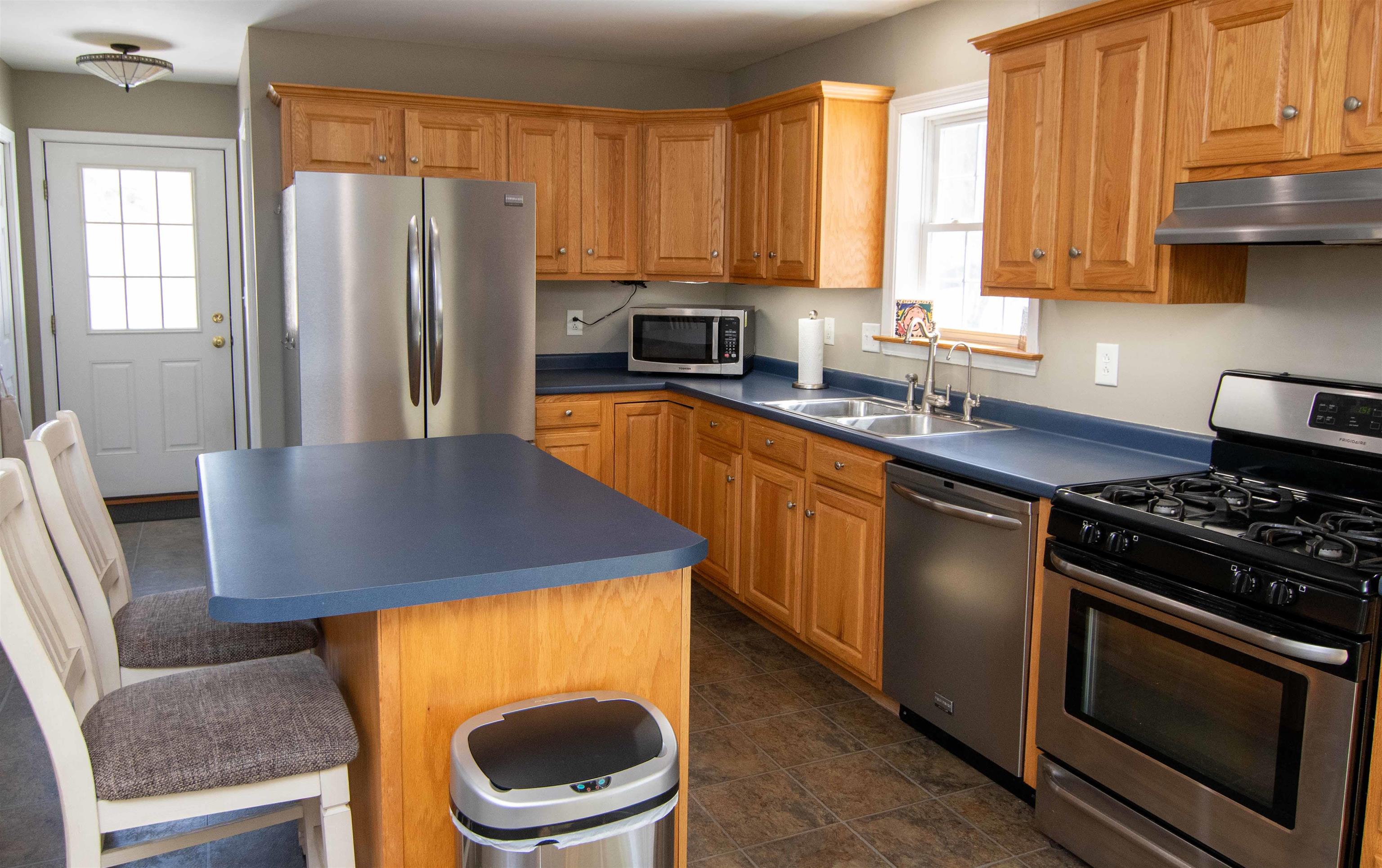 34 Scribner Road Raymond, NH 03077 - Photo 7 of 49 Gallery Image 7