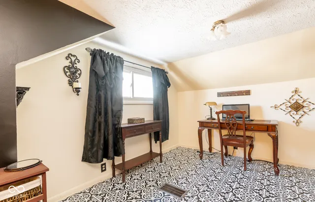 $218,900 | 227 Carter Boulevard, Seymour, IN 47274