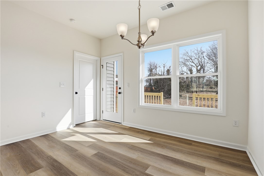 609 South Cherry Street Seneca, SC 29678 - Photo 14 of 24 Dining Room