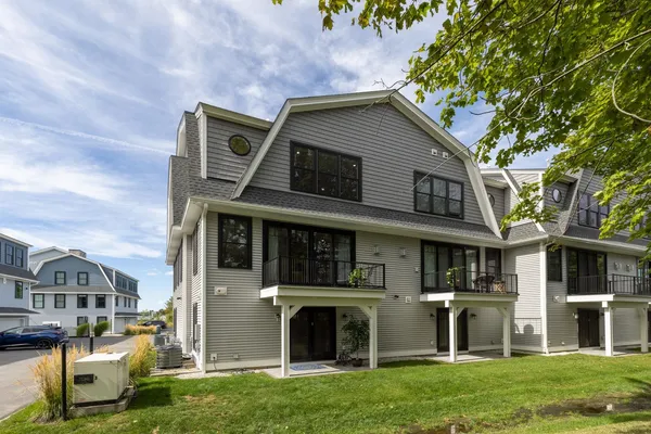 $1,695,000 | 28 Little Bay Drive, Unit 28, Dover, NH 03820