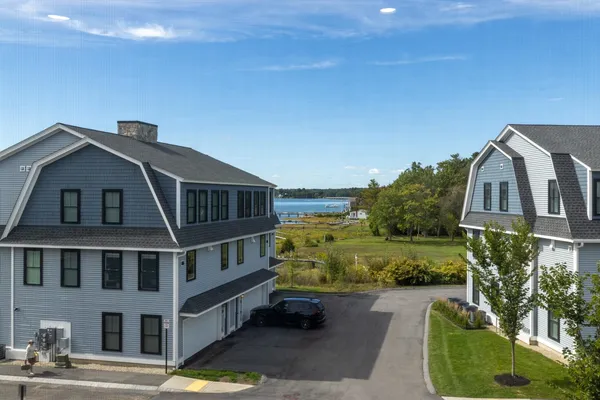 $1,695,000 | 28 Little Bay Drive, Unit 28, Dover, NH 03820