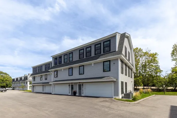 $1,695,000 | 28 Little Bay Drive, Unit 28, Dover, NH 03820