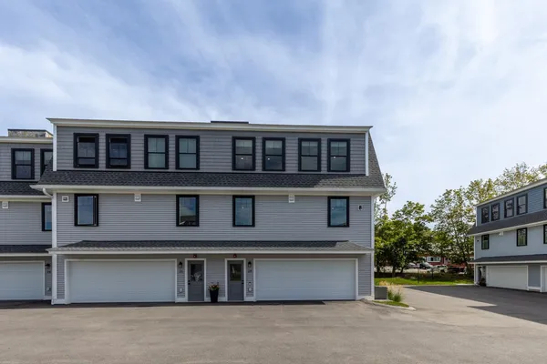 $1,695,000 | 28 Little Bay Drive, Unit 28, Dover, NH 03820