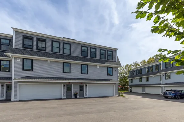 $1,695,000 | 28 Little Bay Drive, Unit 28, Dover, NH 03820