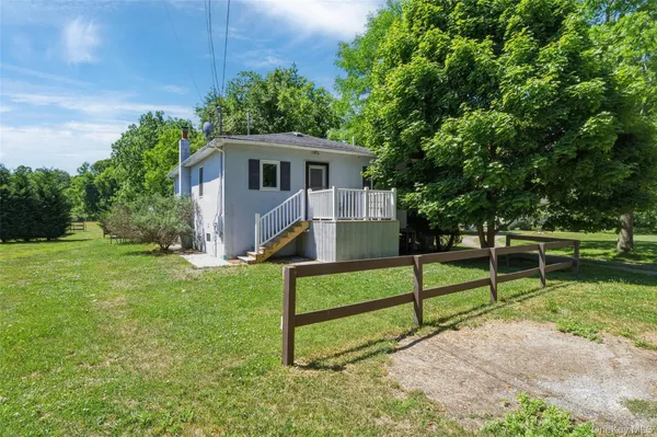 $650,000 | 2 North Street, Manorville, NY 11949