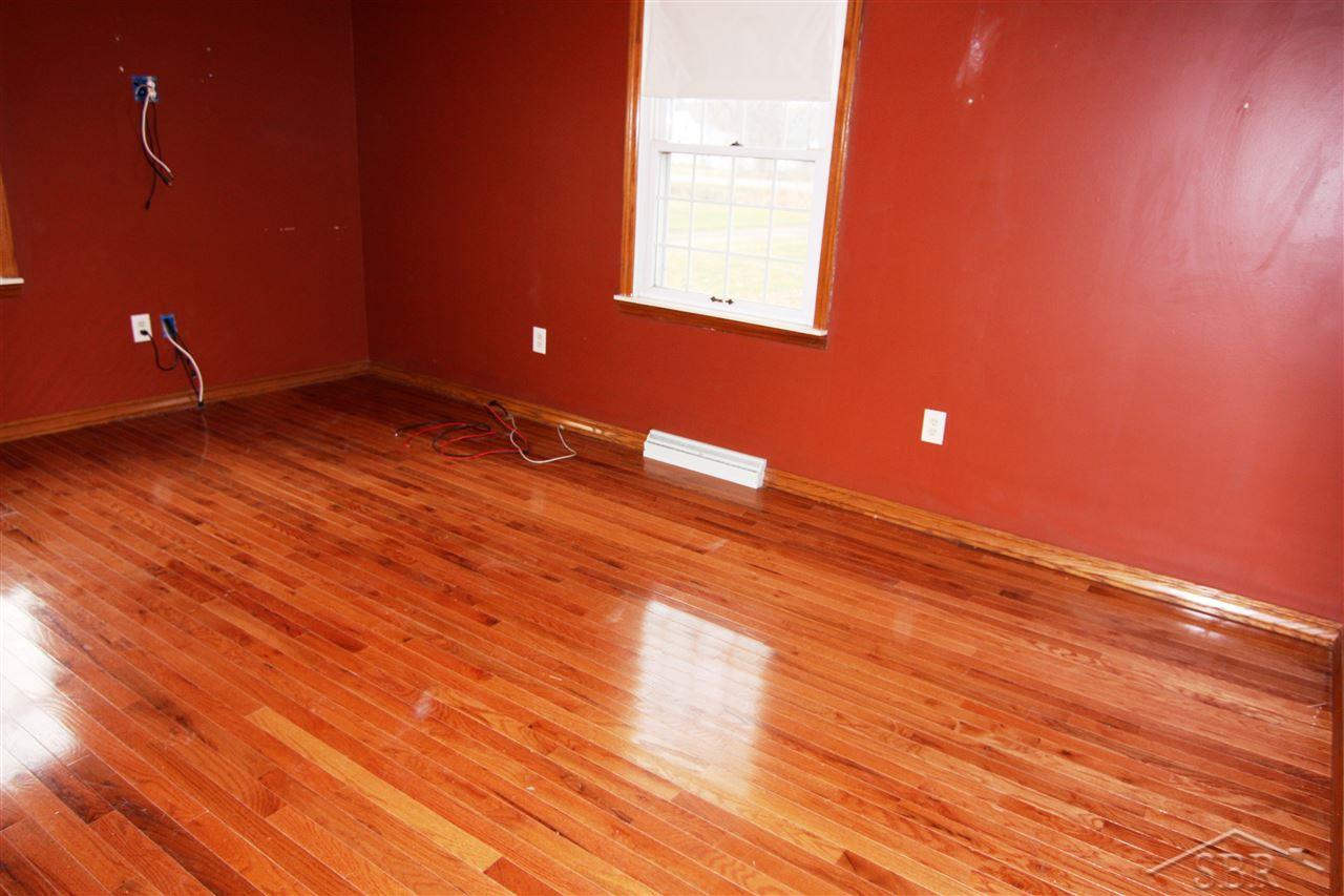 2595 South Center Road Saginaw, MI 48609 - Photo 8 of 27 31367424-7.JPG