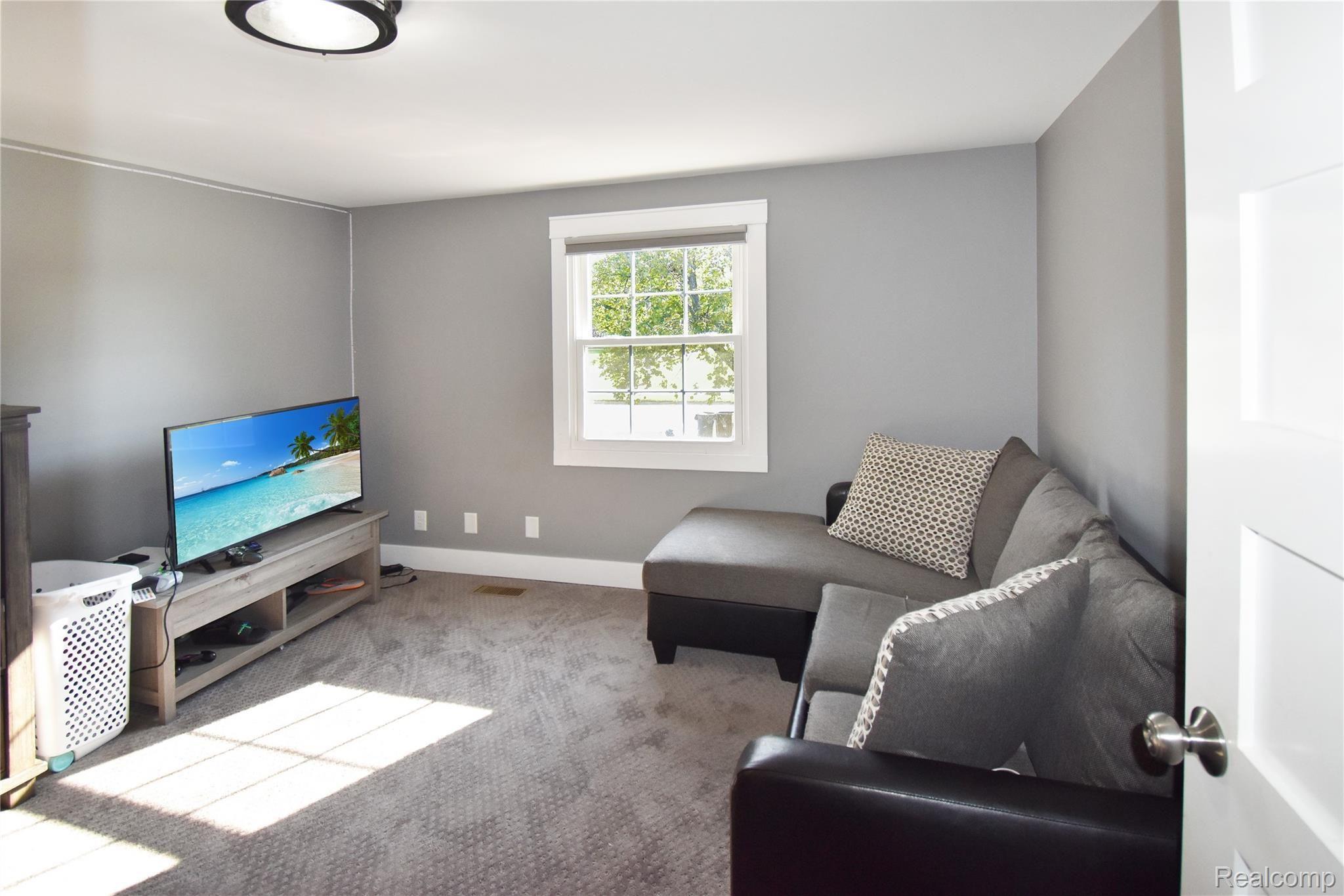 431 Deland Road Flushing, MI 48433 - Photo 20 of 29 DSC_0061.jpg