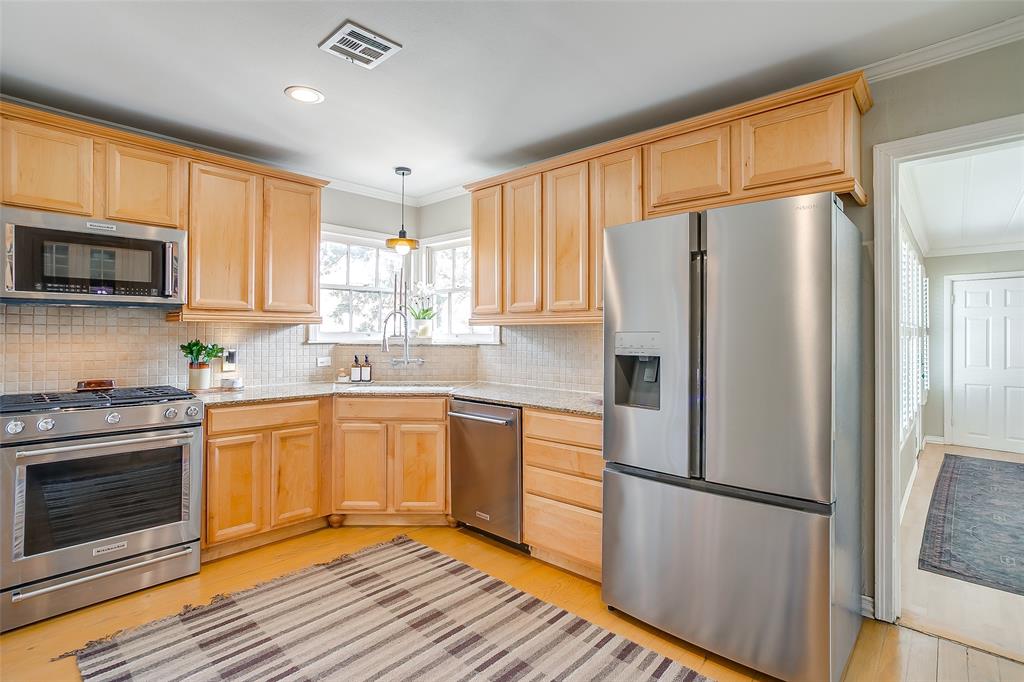 3033 6th Avenue Fort Worth, TX 76110 - Photo 11 of 35