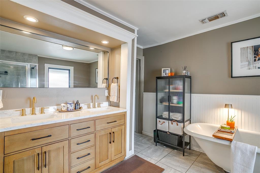 3033 6th Avenue Fort Worth, TX 76110 - Photo 17 of 35