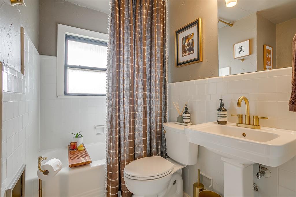 3033 6th Avenue Fort Worth, TX 76110 - Photo 23 of 35