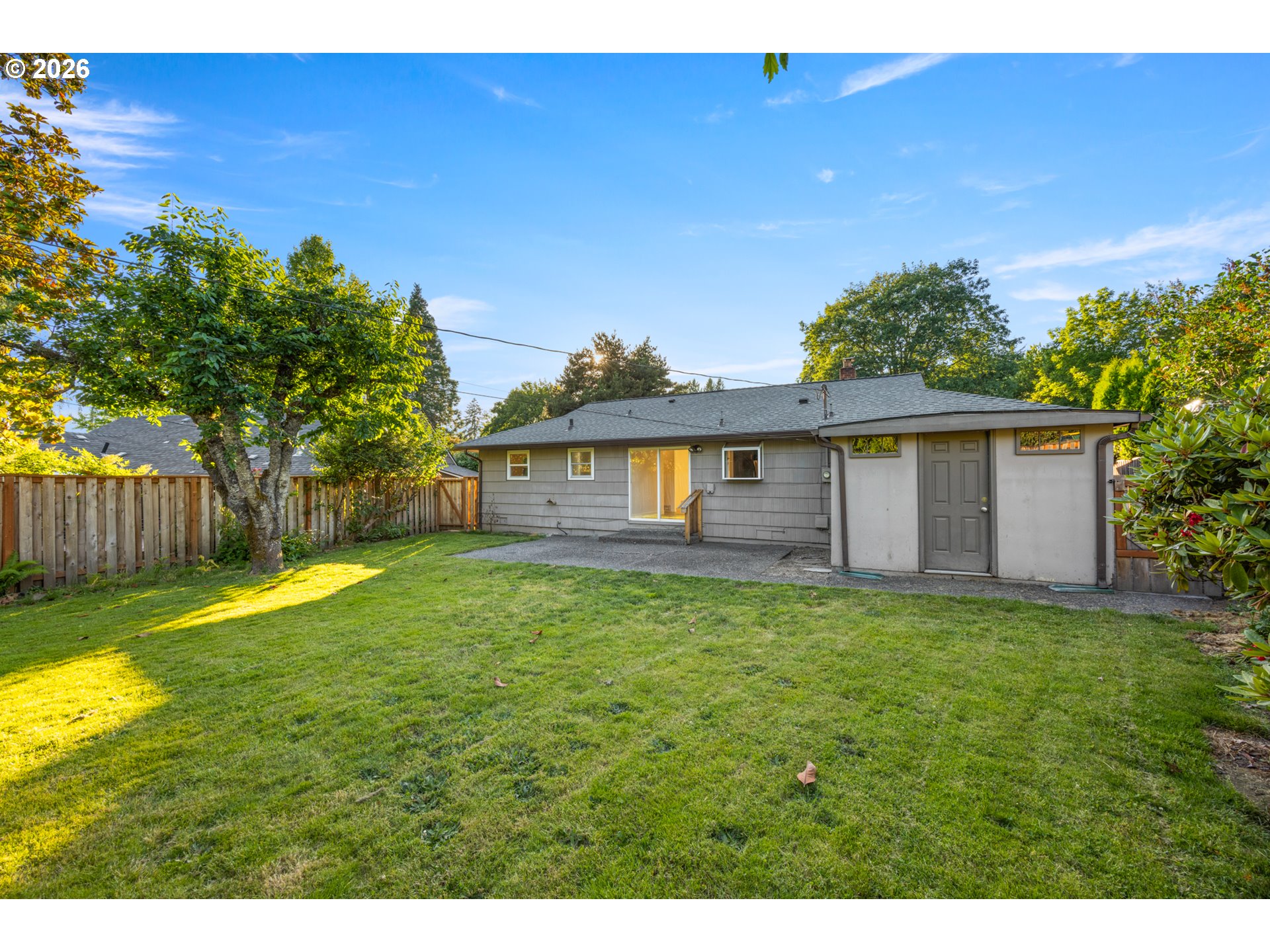 6472 Southwest 46th Place Portland, OR 97221 - Photo 8 of 31