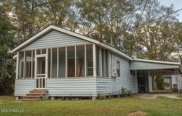 $1,050 | 619 East 8th Street, Unit B, Picayune, MS 39466