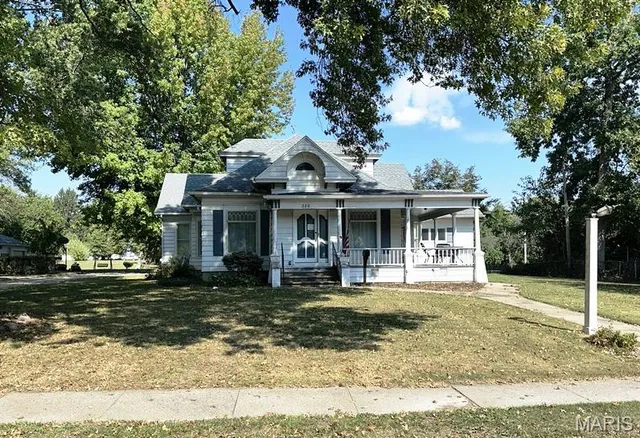 $105,000 | 286 Franklin Street, White Hall, IL 62092