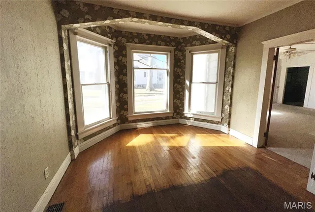 $99,750 | 286 Franklin Street, White Hall, IL 62092