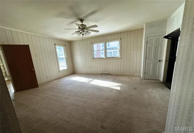 $99,750 | 286 Franklin Street, White Hall, IL 62092