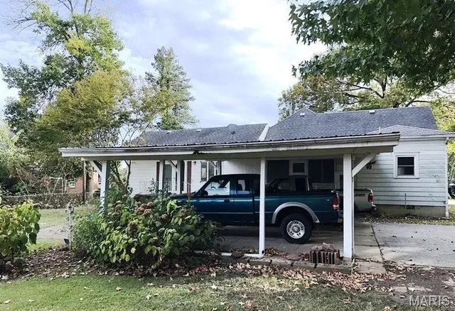 $105,000 | 286 Franklin Street, White Hall, IL 62092