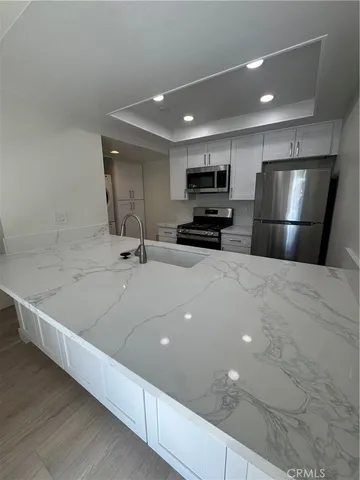 $2,500 | 421 Coral Reef Drive, Huntington Beach, CA 92648