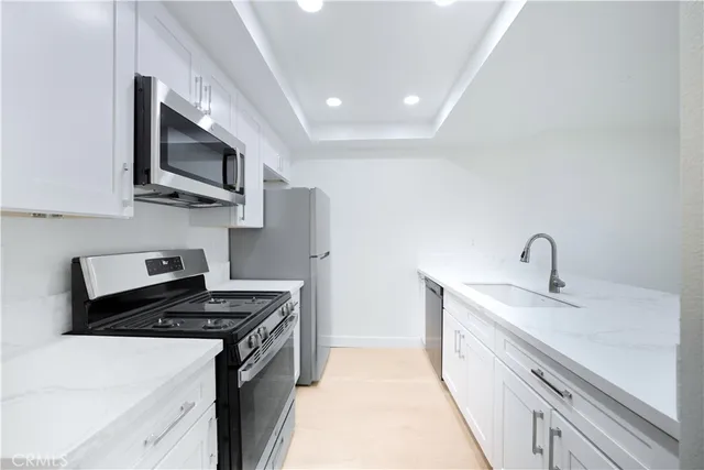 $2,500 | 421 Coral Reef Drive, Huntington Beach, CA 92648