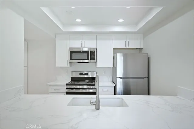 $2,500 | 421 Coral Reef Drive, Huntington Beach, CA 92648