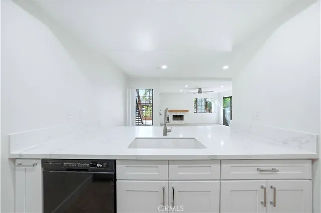 $2,500 | 421 Coral Reef Drive, Huntington Beach, CA 92648