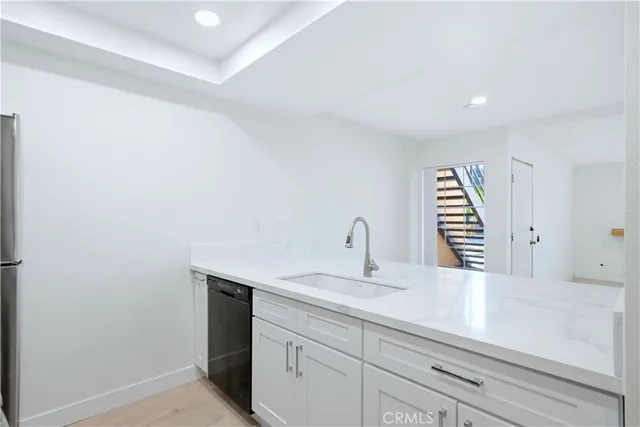 $2,500 | 421 Coral Reef Drive, Huntington Beach, CA 92648