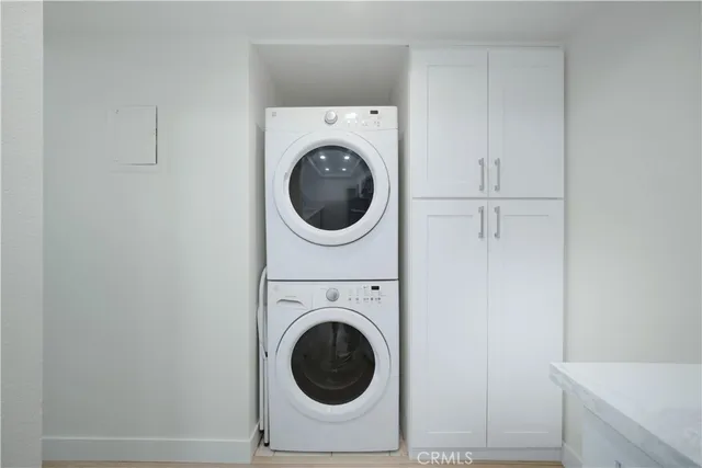 $2,500 | 421 Coral Reef Drive, Huntington Beach, CA 92648