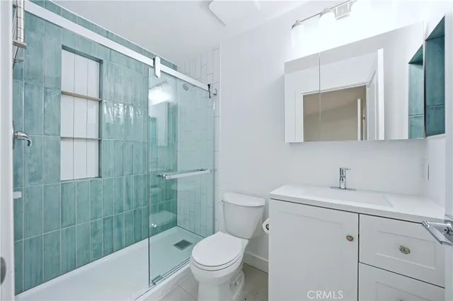 $2,500 | 421 Coral Reef Drive, Huntington Beach, CA 92648