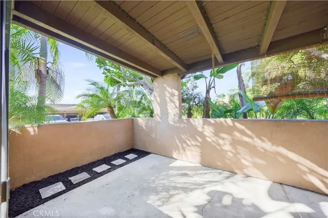 $2,500 | 421 Coral Reef Drive, Huntington Beach, CA 92648