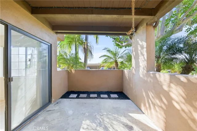 $2,500 | 421 Coral Reef Drive, Huntington Beach, CA 92648