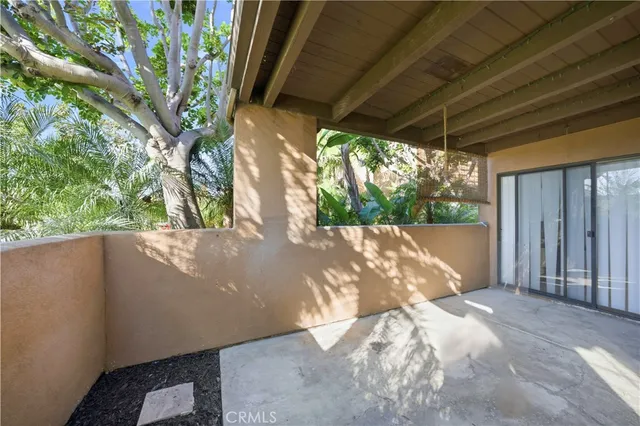 $2,500 | 421 Coral Reef Drive, Huntington Beach, CA 92648