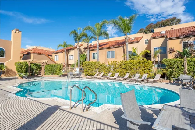 $2,500 | 421 Coral Reef Drive, Huntington Beach, CA 92648