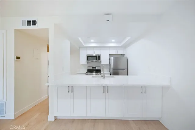 $2,500 | 421 Coral Reef Drive, Huntington Beach, CA 92648