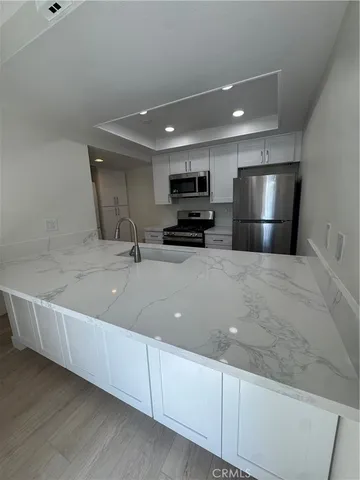 $2,500 | 421 Coral Reef Drive, Huntington Beach, CA 92648