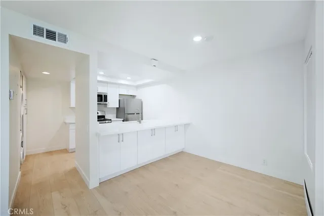 $2,500 | 421 Coral Reef Drive, Huntington Beach, CA 92648