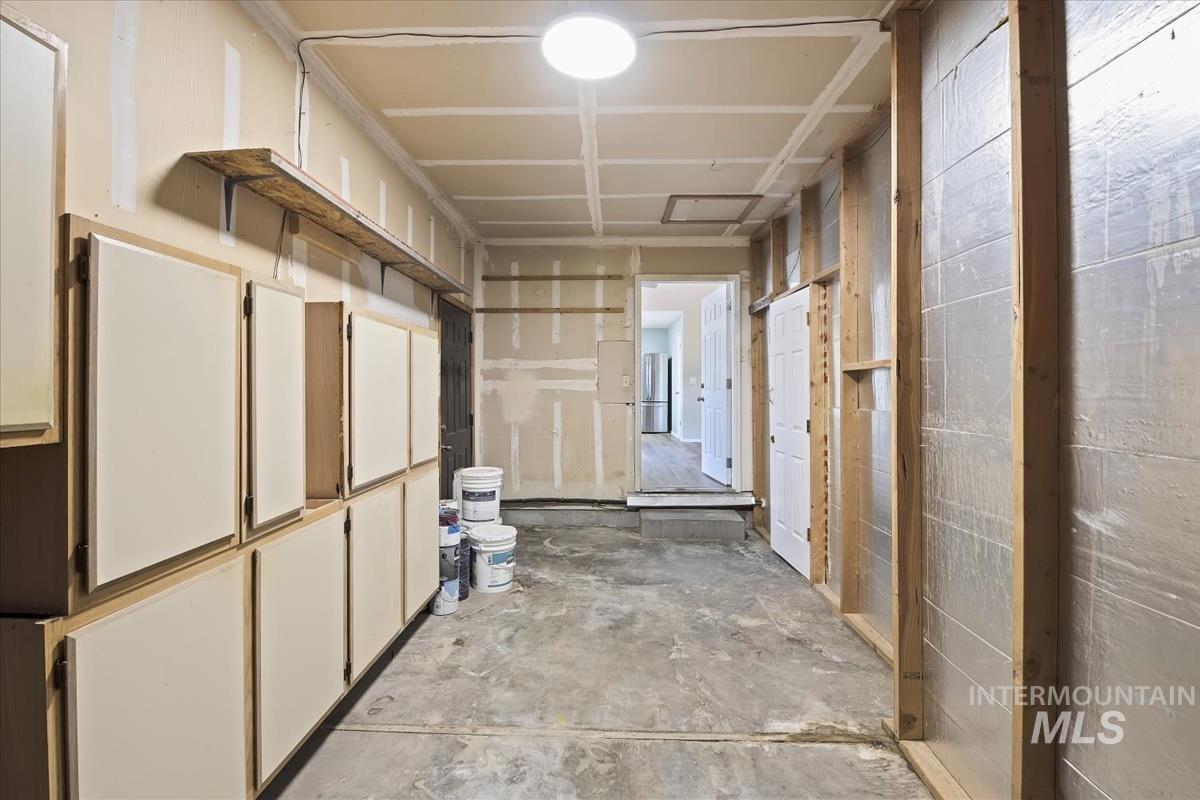 7091 West Limelight Street Boise, ID 83714 - Photo 27 of 34 Hall with unfinished concrete flooring