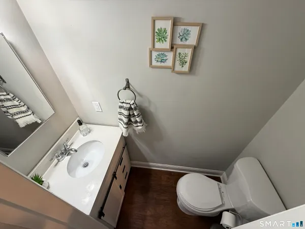 $2,000 | 1081 New Haven Road, Unit 2H, Naugatuck, CT 06770