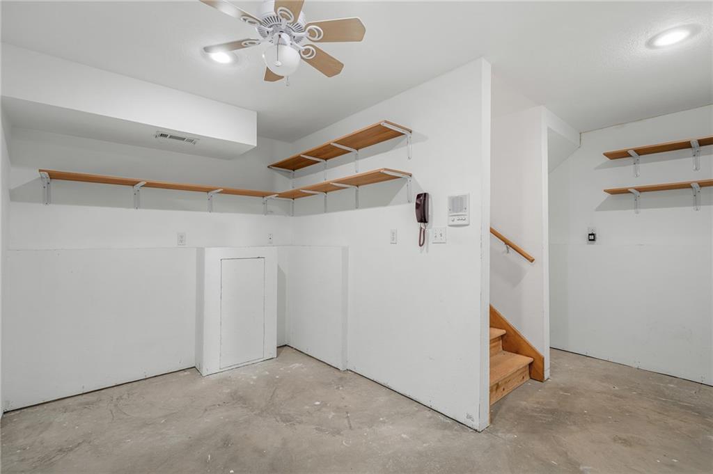 5109 Rosehill Road Shawnee, KS 66216 - Photo 39 of 55 Gallery Image 39