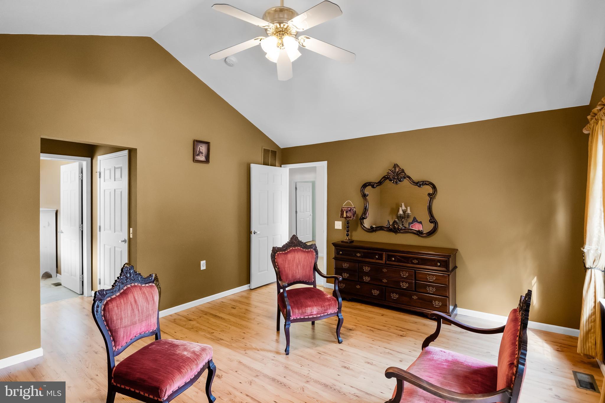 40 Ashley Drive Delran, NJ 08075 - Photo 26 of 45 Primary Bedroom